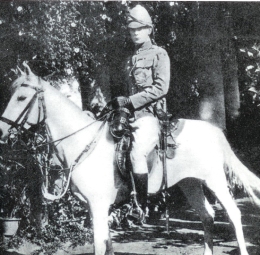 Winston Churchill with pith helmet serving with 4th Hussars in India, 1898 photo from www.swordforum.com 